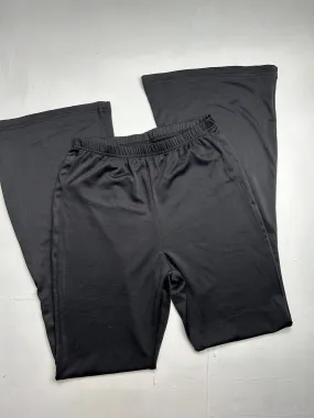 Black mid rise stretchy flare yoga pants (S)